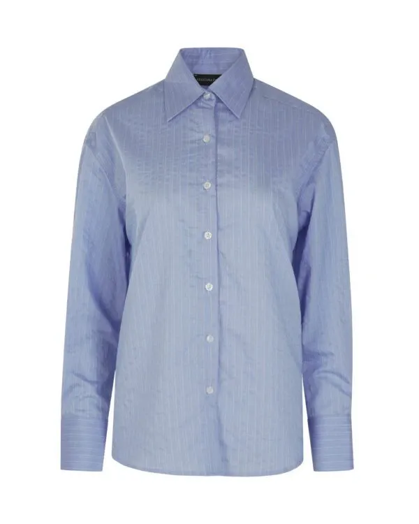 BLUE HOUR SHIRT – Γαλάζιο ριγέ πουκάμισο με ανδρόγυνο χαρακτήρα