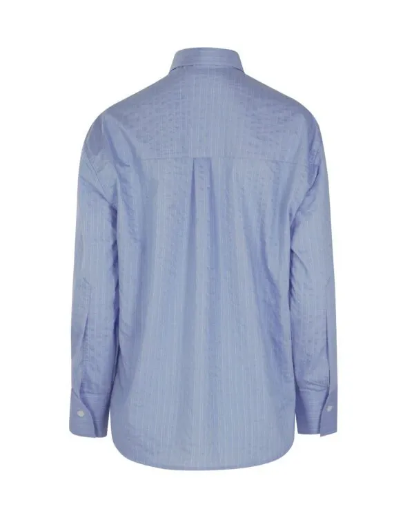 BLUE HOUR SHIRT – Γαλάζιο ριγέ πουκάμισο με ανδρόγυνο χαρακτήρα
