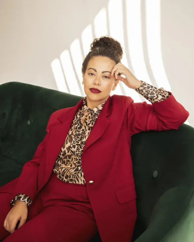 RED WINE ELEGANCE BLAZER